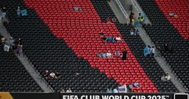 Des bancs vides sont vus tandis que les fans commencent à arriver avant la Coupe du Monde du monde de la FIFA 2025