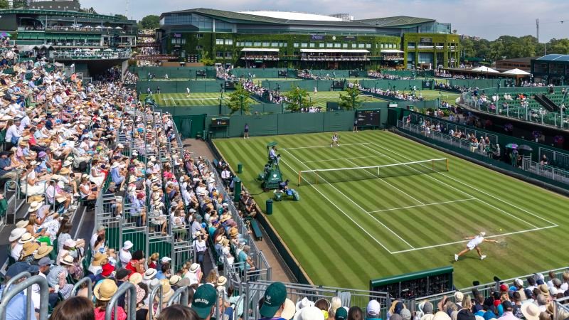 Pour la première fois en 148 ans, Wimbledon n’a pas de juges de ligne. Certains disent que «enlève l’humanité» du tournoi